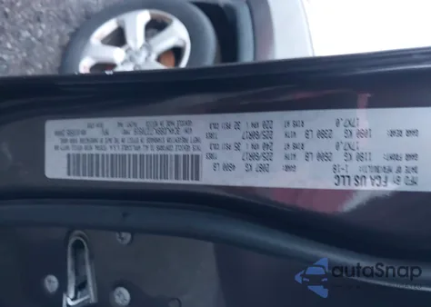 2018 Jeep Compass Latitude 4X4 z USA, uszkodzony, nr VIN 3C4NJDBBXJT270916